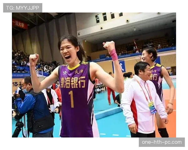 李盈莹赛后一脱装备，拎的包比我整个月工资还贵